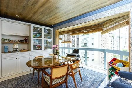Apartamento à venda com 3 quartos, 324m² em Vila Nova Conceição, São Paulo
