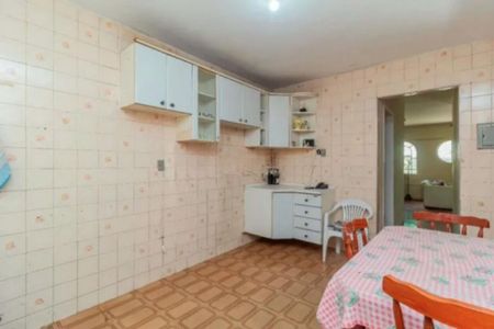 Casa à venda com 131m², 4 quartos e 2 vagas
