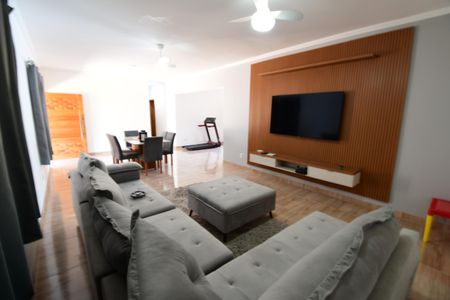 Sala de casa para alugar com 4 quartos, 1000m² em Recanto dos Dourados, Campinas