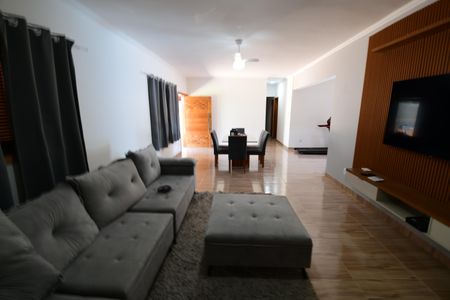 Sala de casa para alugar com 4 quartos, 1000m² em Recanto dos Dourados, Campinas