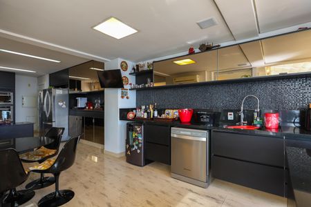 Apartamento à venda com 282m², 4 quartos e 4 vagasCozinha