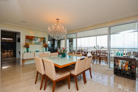 Apartamento à venda com 282m², 4 quartos e 4 vagasSala