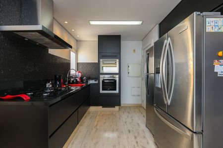 Apartamento à venda com 282m², 4 quartos e 4 vagasCozinha