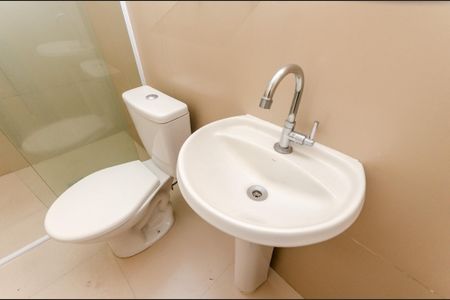 Casa para alugar com 42m², 2 quartos e sem vaga Casa para alugar com 42m², 2 quartos e sem vagaSuíte - Banheiro