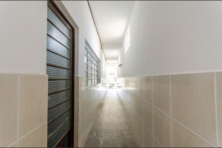 Casa para alugar com 42m², 2 quartos e sem vaga Casa para alugar com 42m², 2 quartos e sem vagaCorredor externo