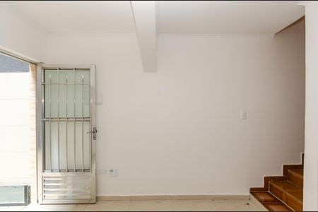 Casa para alugar com 42m², 2 quartos e sem vaga Casa para alugar com 42m², 2 quartos e sem vagaSala