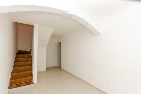 Casa para alugar com 42m², 2 quartos e sem vaga Casa para alugar com 42m², 2 quartos e sem vagaSala