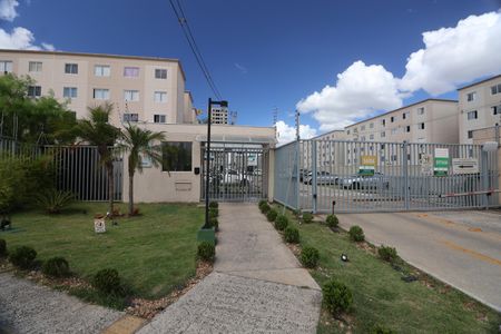 Apartamento para alugar com 44m², 2 quartos e 1 vagaFachada e portaria