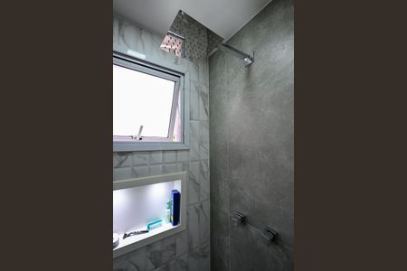 Apartamento à venda com 74m², 2 quartos e 2 vagasChuveiro da Suíte