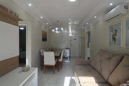 Sala de apartamento para alugar com 2 quartos, 83m² em Jardim Praiano, Guarujá