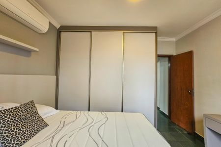 quarto 1 de apartamento para alugar com 1 quarto, 47m² em Jardim Las Palmas, Guarujá