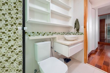 Apartamento para alugar com 69m², 3 quartos e 1 vaga Apartamento para alugar com 69m², 3 quartos e 1 vagaBanheiro da Suíte