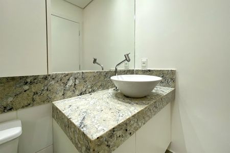 Studio para alugar com 31m², 1 quarto e 1 vaga Studio para alugar com 31m², 1 quarto e 1 vagaBanheiro