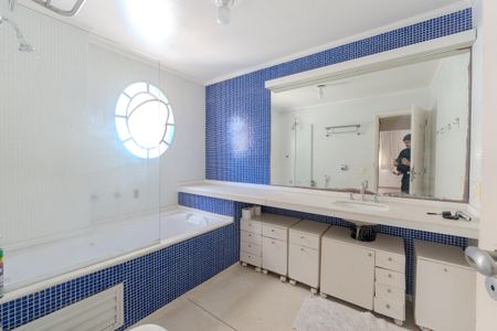 Apartamento à venda com 280m², 4 quartos e 2 vagasBanheiro da Suíte 1