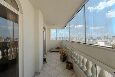 Apartamento à venda com 280m², 5 quartos e 2 vagas Apartamento à venda com 280m², 5 quartos e 2 vagasSacada