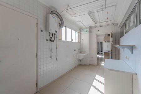 Apartamento à venda com 280m², 5 quartos e 2 vagas Apartamento à venda com 280m², 5 quartos e 2 vagasÁrea de Serviço