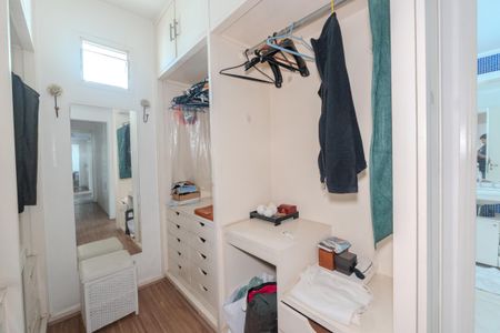 Apartamento à venda com 280m², 4 quartos e 2 vagasCloset da suíte 1