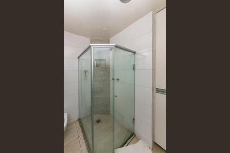 Casa à venda com 414m², 4 quartos e 5 vagas Casa à venda com 414m², 4 quartos e 5 vagasBanheiro da Suíte 2