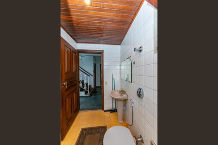 Casa à venda com 414m², 4 quartos e 5 vagas Casa à venda com 414m², 4 quartos e 5 vagasBanheiro de serviço