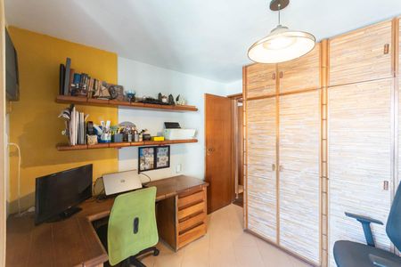 Apartamento à venda com 166m², 4 quartos e 3 vagasQuarto 3