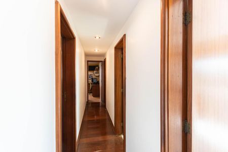 Apartamento à venda com 166m², 4 quartos e 3 vagasCorredor