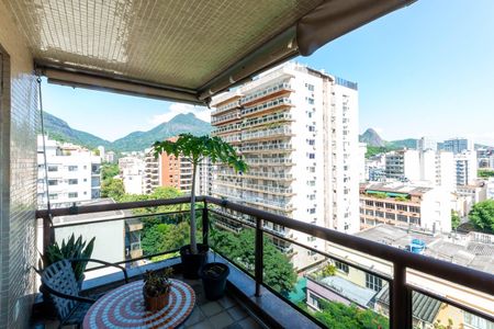 Apartamento à venda com 166m², 4 quartos e 3 vagasVaranda