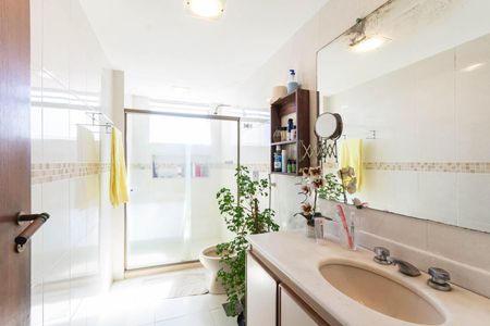 Apartamento à venda com 166m², 4 quartos e 3 vagasBanheiro