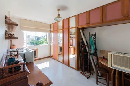 Apartamento à venda com 166m², 4 quartos e 3 vagasQuarto 2