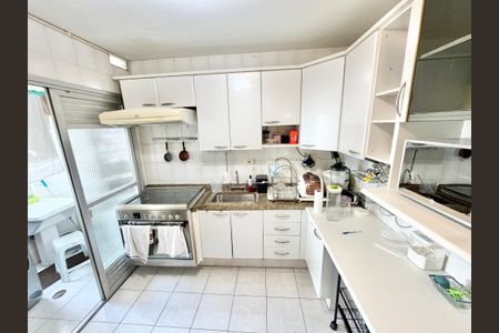 Apartamento para alugar com 65m², 2 quartos e 1 vagaCozinha