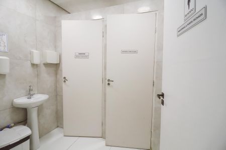 Casa à venda com 224m², 1 quarto e 2 vagasBanheiro 1