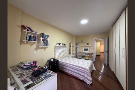 Apartamento à venda com 403m², 3 quartos e 4 vagasSuíte 2
