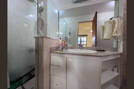 Apartamento à venda com 403m², 3 quartos e 4 vagasBanheiro (Segundo Andar)