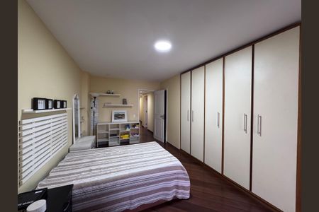Apartamento à venda com 403m², 3 quartos e 4 vagasSuíte 2