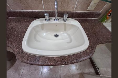 Apartamento à venda com 403m², 3 quartos e 4 vagasSuíte 2 - Banheiro