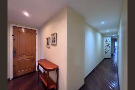 Apartamento à venda com 403m², 3 quartos e 4 vagasCorredor