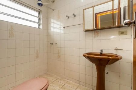 Casa para alugar com 257m², 3 quartos e 2 vagasBanheiro