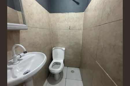 Casa para alugar com 35m², 1 quarto e sem vaga Casa para alugar com 35m², 1 quarto e sem vagaBanheiro