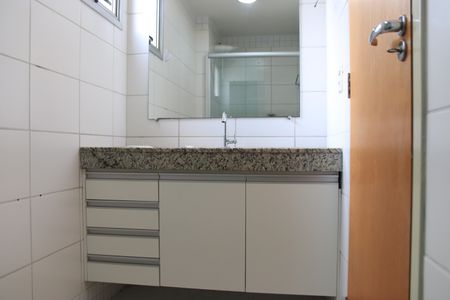 Apartamento para alugar com 70m², 2 quartos e 1 vagaBanheiro da Suíte