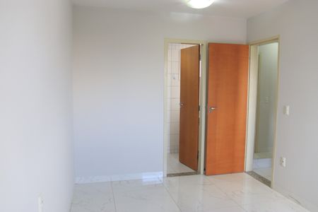 Apartamento para alugar com 70m², 2 quartos e 1 vagaSuíte