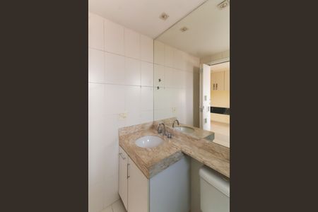 Apartamento à venda com 201m², 3 quartos e 4 vagasBanheiro da Suíte 2