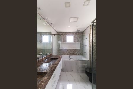 Apartamento à venda com 201m², 3 quartos e 4 vagasBanheiro da Suíte 3