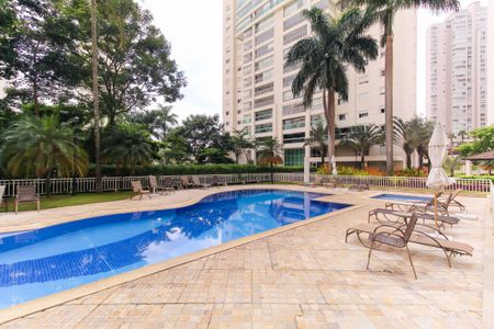 Apartamento à venda com 201m², 3 quartos e 4 vagasÁrea comum - Piscina