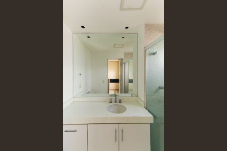 Apartamento à venda com 201m², 3 quartos e 4 vagasBanheiro da Suíte 1