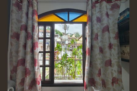 Casa de condomínio à venda com 180m², 4 quartos e 2 vagas Casa de condomínio à venda com 180m², 4 quartos e 2 vagasJanela - Quarto 3