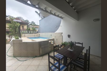 Casa de condomínio à venda com 180m², 4 quartos e 2 vagas Casa de condomínio à venda com 180m², 4 quartos e 2 vagasÁrea comum