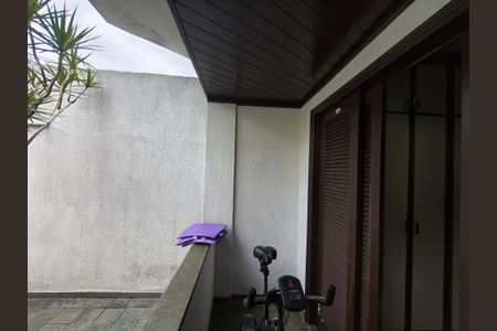 Casa de condomínio à venda com 180m², 4 quartos e 2 vagas Casa de condomínio à venda com 180m², 4 quartos e 2 vagasVaranda - Quarto 1