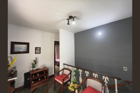 Casa de condomínio à venda com 180m², 4 quartos e 2 vagas Casa de condomínio à venda com 180m², 4 quartos e 2 vagasCorredor