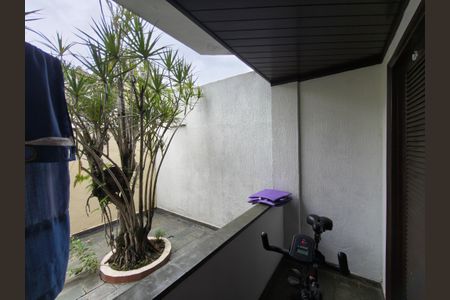 Casa de condomínio à venda com 180m², 4 quartos e 2 vagas Casa de condomínio à venda com 180m², 4 quartos e 2 vagasVaranda - Quarto 1