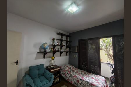Casa de condomínio à venda com 180m², 4 quartos e 2 vagas Casa de condomínio à venda com 180m², 4 quartos e 2 vagasQuarto 1