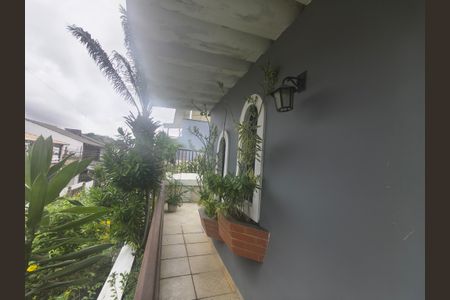 Casa de condomínio à venda com 180m², 4 quartos e 2 vagas Casa de condomínio à venda com 180m², 4 quartos e 2 vagasÁrea comum